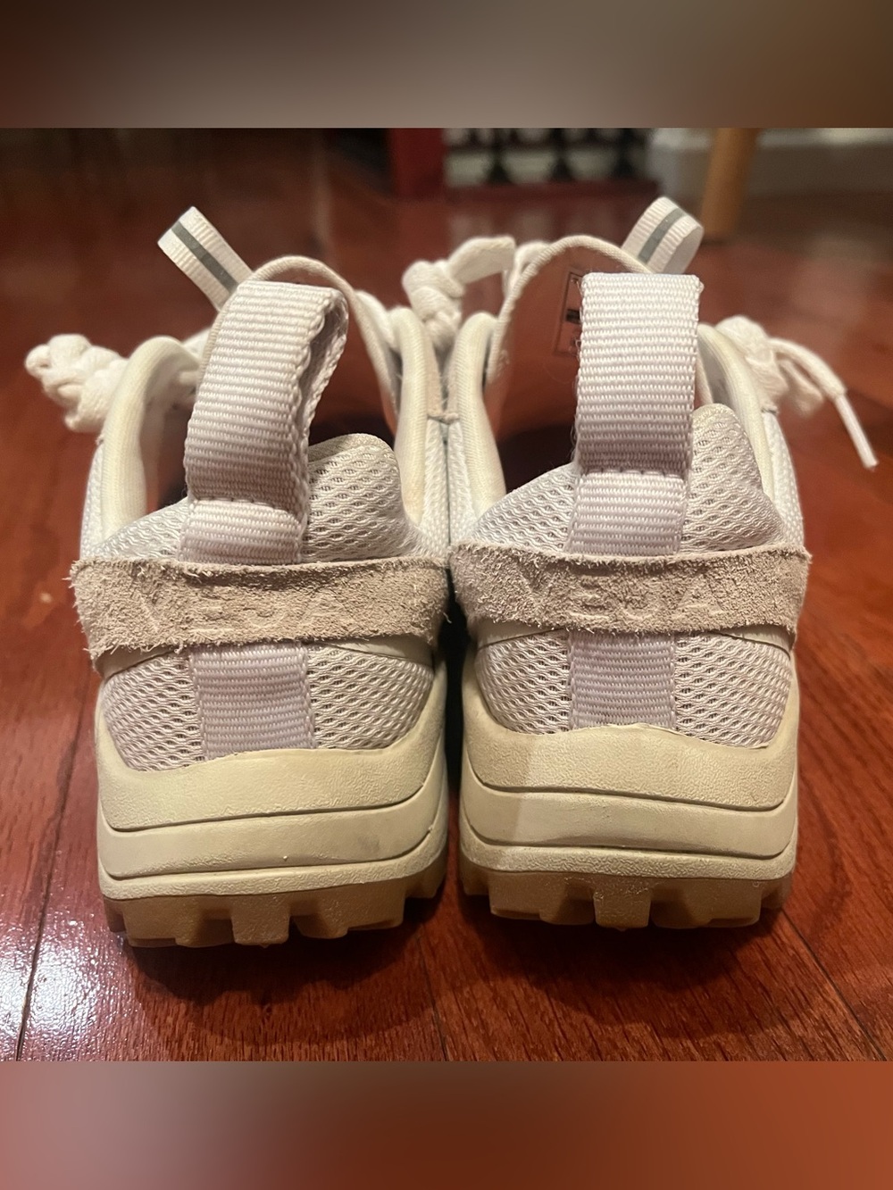 Women's Veja Sneakers - Picture 4 of 4